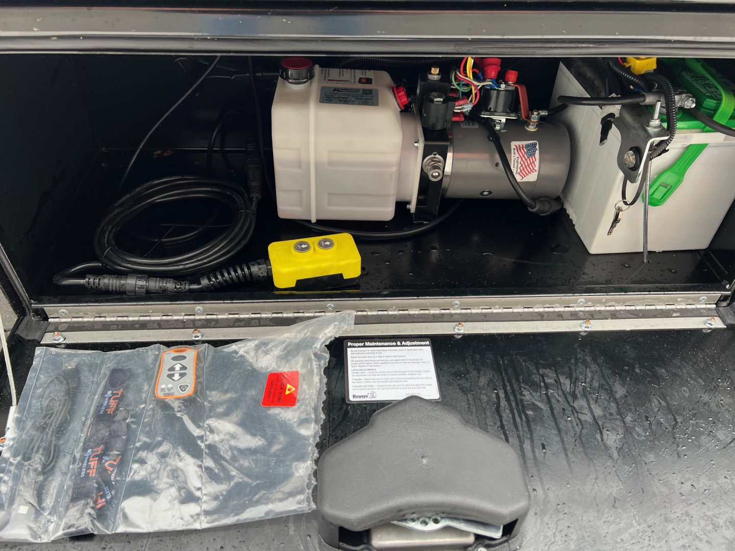 New 2026 Midsota 36' Gooseneck Hydraulic Tail Flatbed Trailer